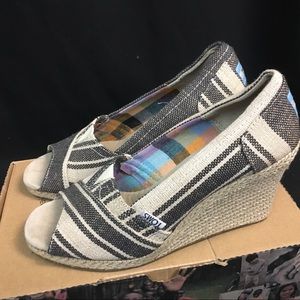 TOMS Womens Kenya Stripe Peep Toe Wedges Sandals